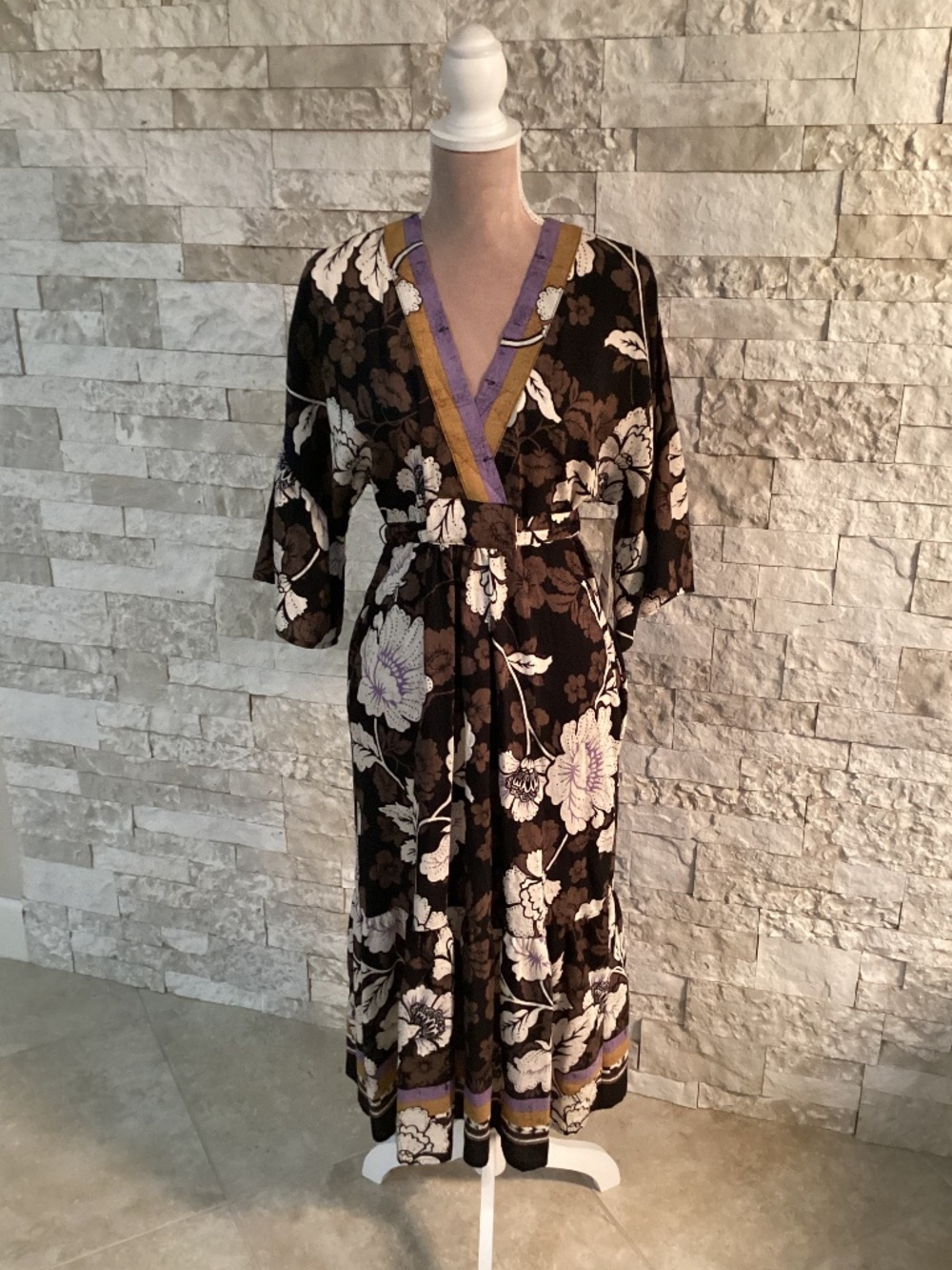 Sofia by Sofia Vergara Tie-Back Dress with Wide Sleeves (NWT) - Picture 1 of 13
